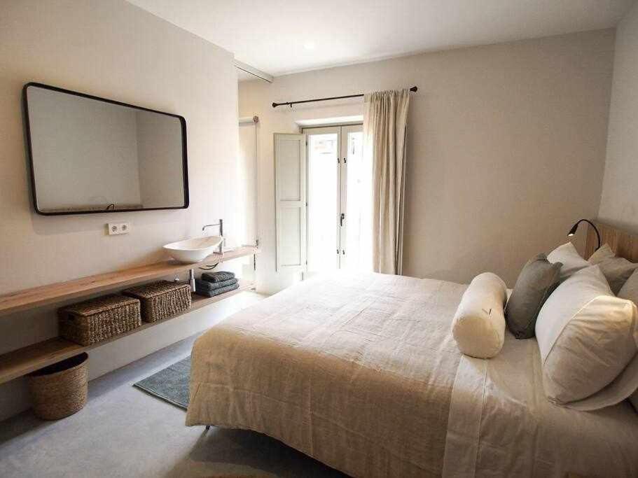 Velo Vern 3 Luxury Penthouse W Views Of City Wall Gérone Extérieur photo